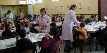 LOS FONDOS PARA LOS COMEDORES ESCOLARES PASARÁN A SER ADMINISTRADOS POR LA SECRETARÍA DE EDUCACIÓN