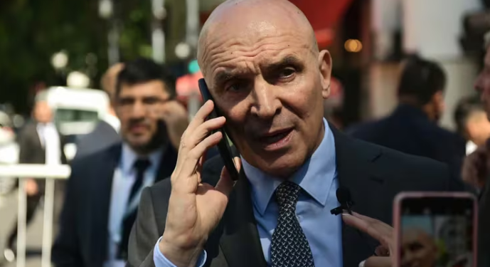 JOSÉ LUIS ESPERT: «NO SE SI VILLARRUEL QUIERE DESESTABILIZAR AL GOBIERNO DE MILEI»
