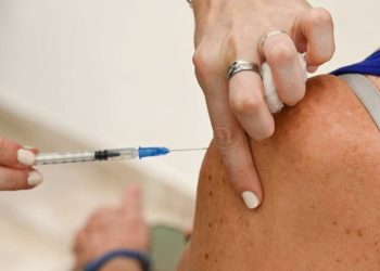 NÚÑEZ FARIÑA: «TENEMOS QUE PENSAR QUE DE AHORA EN MÁS HAY QUE CUIDARSE DEL DENGUE»