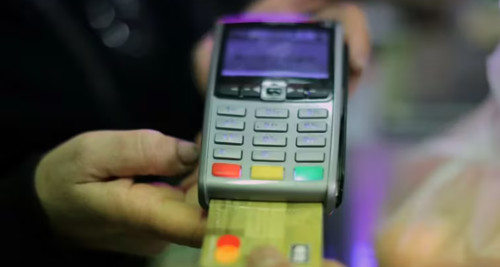 COMPRAS CON TARJETA: EL GOBIERNO DISPUSO CAMBIOS EN LA FORMA DE PAGAR CON EL OBJETIVO DE EVITAR FRAUDES