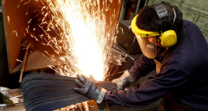 LA ACTIVIDAD ECONÓMICA CAYÓ 3,2% EN FEBRERO Y FUE EL CUARTO MES CONSECUTIVO DE RETRACCIÓN