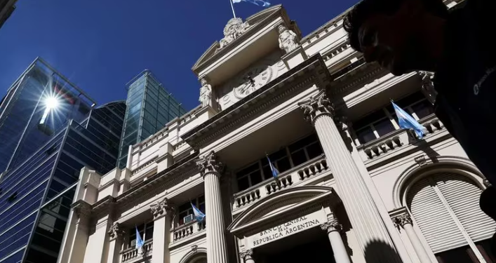 EL GOBIERNO ACELERA EL PROCESO DE LICUACIÓN DE LOS PASIVOS DEL BANCO CENTRAL A TRAVÉS DE OTRA BAJA DE TASAS