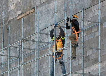 TRAS EL FRENO A LA OBRA PÚBLICA, LA CONSTRUCCIÓN CAYÓ 23,1% EN EL PRIMER BIMESTRE DEL AÑO