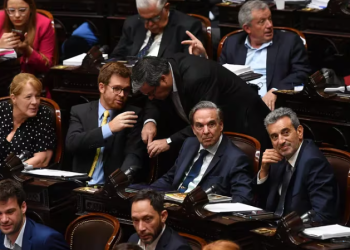 LEY BASES: EL OFICIALISMO ACCEDIÓ A NUEVOS CAMBIOS EN LA REFORMA LABORAL Y HABRÁ DICTAMEN EN DIPUTADOS