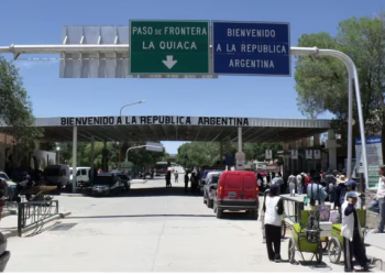 POR EL CONFLICTO EN MEDIO ORIENTE, EL GOBIERNO PUSO EN ALERTA A MIGRACIONES PERO NO VOLVERÁ A REUNIR AL COMITÉ DE CRISIS