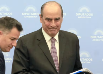 EL GOBIERNO BUSCA LOS ÚLTIMOS CONSENSOS ANTES DE QUE COMIENCE A TRATARSE LA LEY BASES