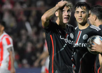 EL RIVER DE DEMICHELIS DERROTÓ A INSTITUTO Y AVANZÓ A LOS CUARTOS DE FINAL