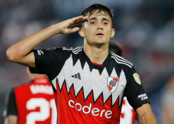 CON GOLES DE SOLARI Y MASTANTUONO, RIVER PLATE VENCIÓ A LIBERTAD Y SE MANTIENE INVICTO EN LA COPA LIBERTADORES