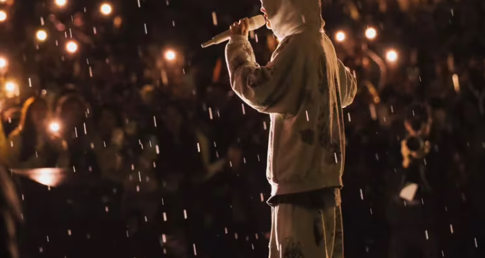 TINI STOESSEL SUSPENDIÓ SU PRIMER SHOW POR LA LLUVIA