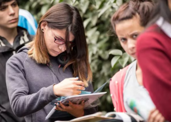 SEGÚN DATOS OFICIALES, SÓLO DOS DE CADA CIEN EMPRESAS BUSCAN CONTRATAR PERSONAL