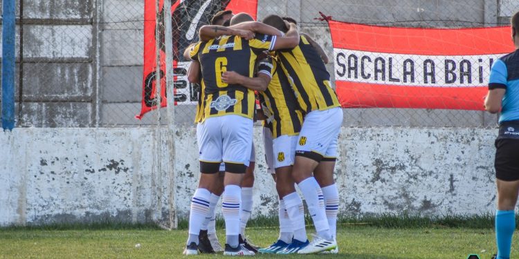 EL AURINEGRO SUPERO POR 1-0 A SANSINENA