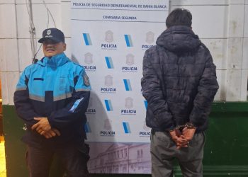 LO ATRAPARON DENTRO DE UNA CASA CON UN CELULAR ROBADO