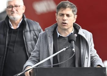 ENTREGARON LANCHAS DE INSTRUCCIÓN A LA ARMADA Y UNA COMPUERTA PARA LA BASE NAVAL DE PUERTO BELGRANO