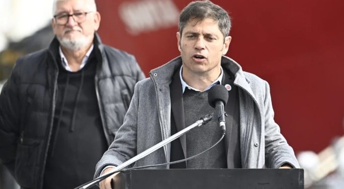 ENTREGARON LANCHAS DE INSTRUCCIÓN A LA ARMADA Y UNA COMPUERTA PARA LA BASE NAVAL DE PUERTO BELGRANO