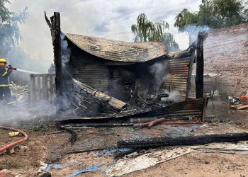 PRODUCTO DE UN INCENDIO SE DESTRUYÓ UN GALPON