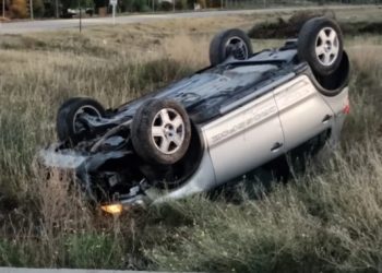 MANEJABA BORRACHO Y VOLCO SU AUTO