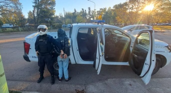 POR PORTACION DE ARMA Y DROGA FUE APREHENDIDO UN MOTOCICLISTA