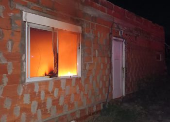 SE PRENDIÓ FUEGO UNA CASA DESHABITADA
