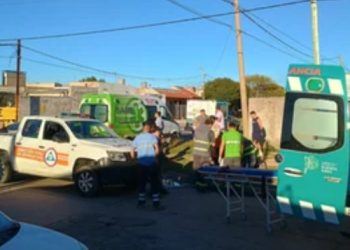 DOS AMBULANCIAS ASISTIERON A LOS OCUPANTES DE UNA MOTO