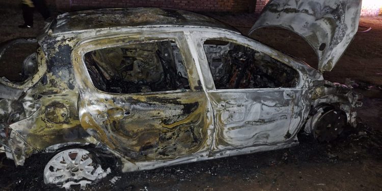 UN AUTO SE PRENDIÓ FUEGO EN GENERAL DANIEL CERRI