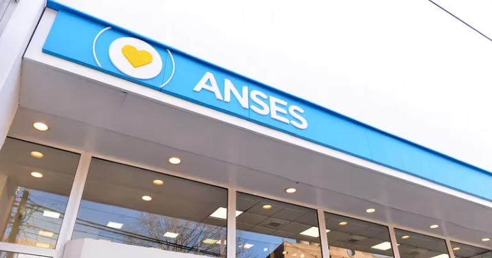 EL GOBIERNO SE PREPARA PARA ENFRENTAR LA REACCIÓN DE LOS SINDICATOS ESTATALES A LOS 15 MIL DESPIDOS