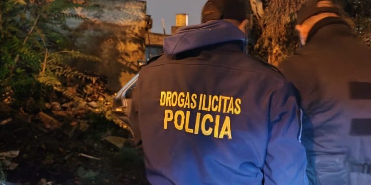 UN HOMBRE FUE APREHENDIDO POR TENER MARIHUANA Y COCAÍNA PARA LA VENTA