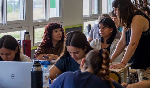 WAIMAN: «LA GENTE MAYOR DE 25 AÑOS SIN SECUNDARIO COMPLETO PUEDEN ACCEDER A CUALQUIER CARRERA DE LA UNS»