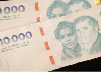 EL GOBIERNO SUGIRIÓ A LOS BANCOS QUE SUBAN LAS TASAS DE PLAZOS FIJOS EN MEDIO DE LA ESCALADA DEL DÓLAR