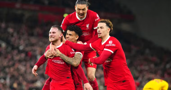 EL LIVERPOOL DE ALEXIS MAC ALLISTER LANZÓ UNA INSÓLITA BÚSQUEDA POR LINKEDIN