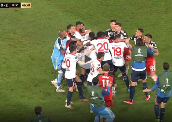 EN UN PARTIDO CARGADO DE POLÉMICA, RIVER PLATE EMPATÓ 2-2 ANTE NACIONAL POR LA COPA LIBERTADORES