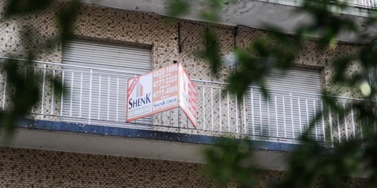 LOS ALQUILERES TRAS EL DNU: MÁS OFERTA, MENOS CONTRATOS EN DÓLARES Y EL ÍNDICE QUE COMPLICA A LOS INQUILINOS