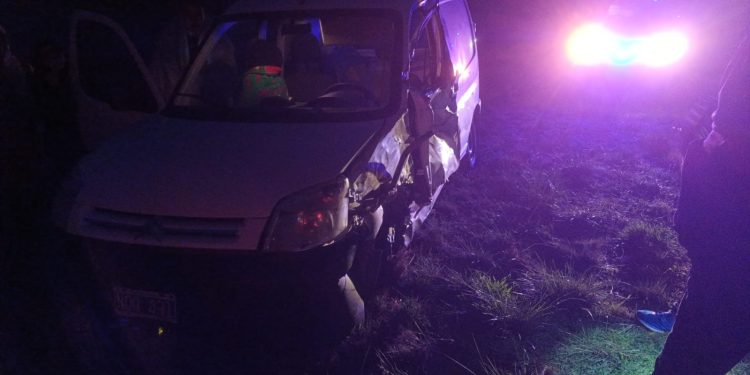 UNA CAMIONETA IMPACTÓ CONTRA DOS CAMIONES