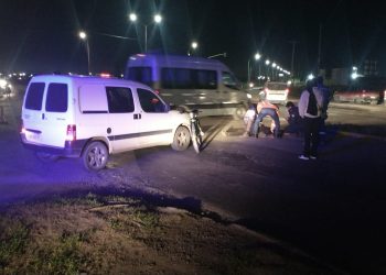 ACCIDENTE ENTRE UN CICLISTA Y UNA CAMIONETA
