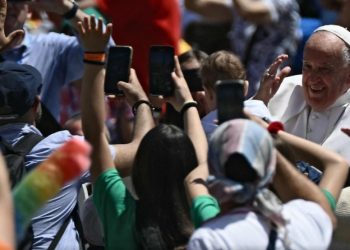 EL PAPA FRANCISCO INSISTIO CON SU LLAMADO A «REZAR POR LA PAZ PARA QUE NO HAYA GUERRAS»