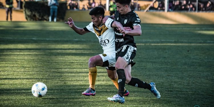 OLIMPO RECIBE A CIPOLLETTI PARA CONSOLIDARSE EN EL PRIMER LUGAR