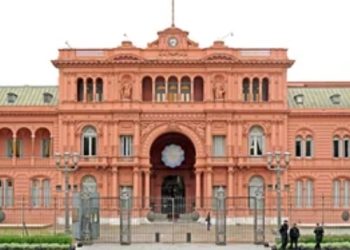 RATIFICAN NUEVOS DESPIDOS EN EL ESTADO: «ES SANO REVISAR CADA ÁREA»