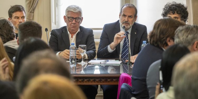 BAHÍA BLANCA DEFENDIÓ EN LA LEGISLATURA SU PARTICIPACIÓN EN EL PROYECTO DE GNL