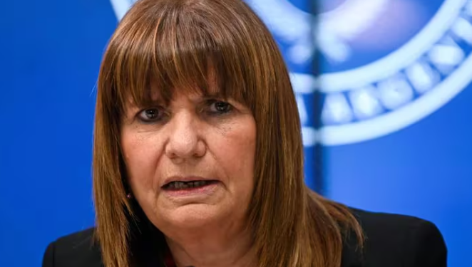 BULLRICH PRESENTA UN NUEVO TIPO DE ARMA NO LETAL QUE DISPARA PRODUCTOS QUÍMICOS