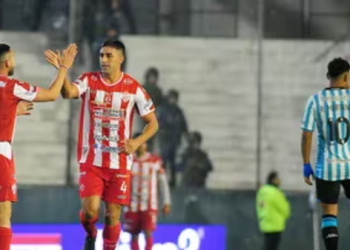 HISTÓRICO: TALLERES DE REMEDIOS DE ESCALADA ELIMINÓ EN LA ÚLTIMA JUGADA A RACING CLUB Y AVANZÓ A OCTAVOS DE FINAL DE LA COPA ARGENTINA