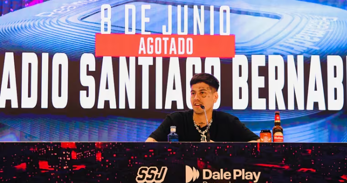 LA PREGUNTA DE SU MADRE QUE EMOCIONÓ A DUKI A POCO DE SU HISTÓRICO SHOW EN EL SANTIAGO BERNABEÚ DE ESPAÑA