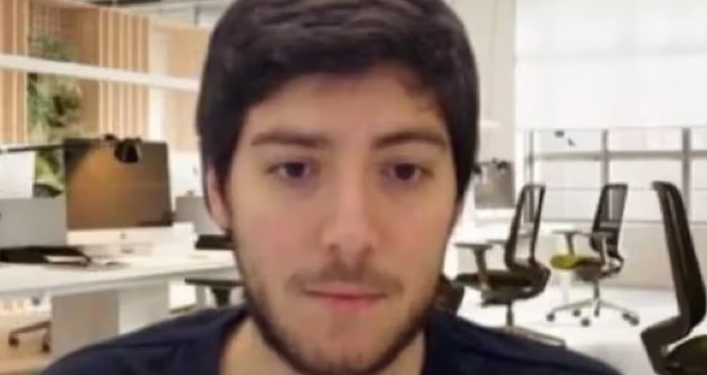 EL GOBIERNO OFICIALIZÓ LA DESIGNACIÓN DEL TUITERO «JUAN DOE» COMO DIRECTOR DE COMUNICACIÓN DIGITAL