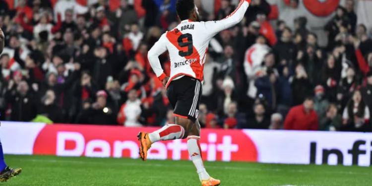 CON UN HATTRICK DE BORJA, RIVER SUPERÓ 3 A 1 A TIGRE Y SE ACERCÓ A LA CIMA DE LA LIGA PROFESIONAL