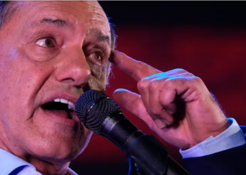 «PERONISTA Y LIBERTARIO»: FUERTE DESCARGO DE SCIOLI CONTRA EL KICHNERISMO, QUE PIDIÓ SU EXPULSIÓN DEL PJ