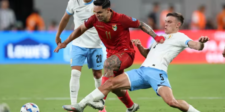 URUGUAY APABULLÓ 5-0 A BOLIVIA Y QUEDÓ A UN PASO DE LOS CUARTOS DE FINAL DE LA COPA AMÉRICA