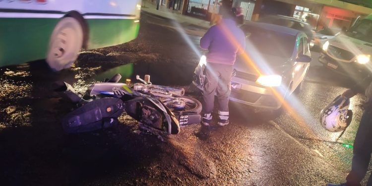 ACCIDENTE ENTRE UN AUTO Y UNA MOTO