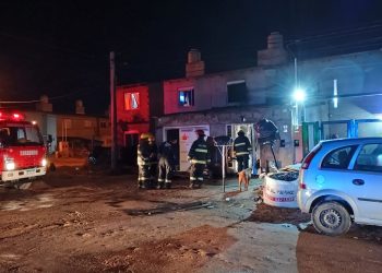 INCENDIO EN UNA CASA DE AV. ARIAS AL 1300