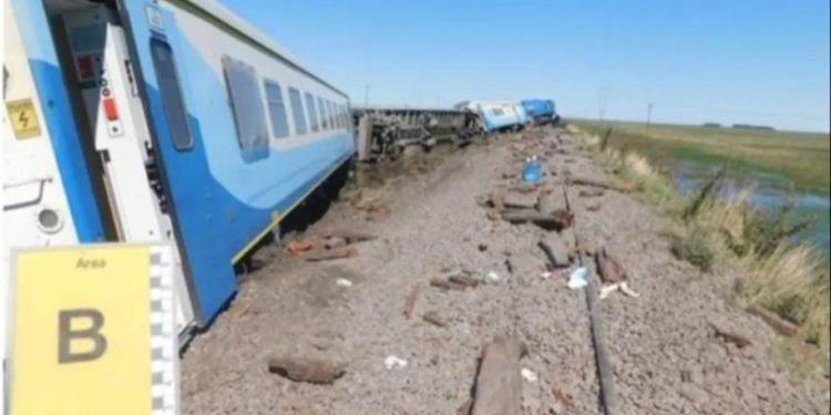 DESCARRILAMIENTO DEL TREN A BAHÍA: PROCESARON AL CONDUCTOR Y EL AYUDANTE