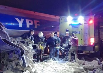 UNA CAMIONERA BAHIENSE FUE INTERNADA LUEGO DE CHOCAR EN LA RUTA 3