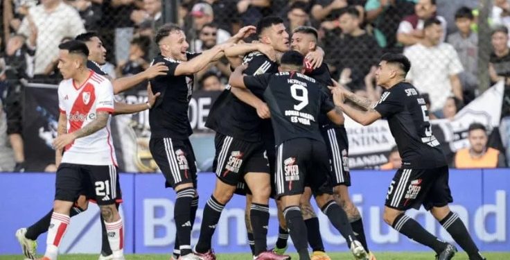 RIVER PERDIÓ 2-0 ANTE RIESTRA Y DEJÓ UNA IMAGEN PREOCUPANTE