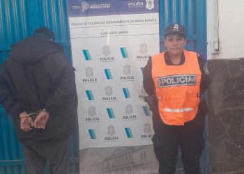 AGREDIÓ A SU PAREJA EN LA CALLE Y LO APREHENDIERON
